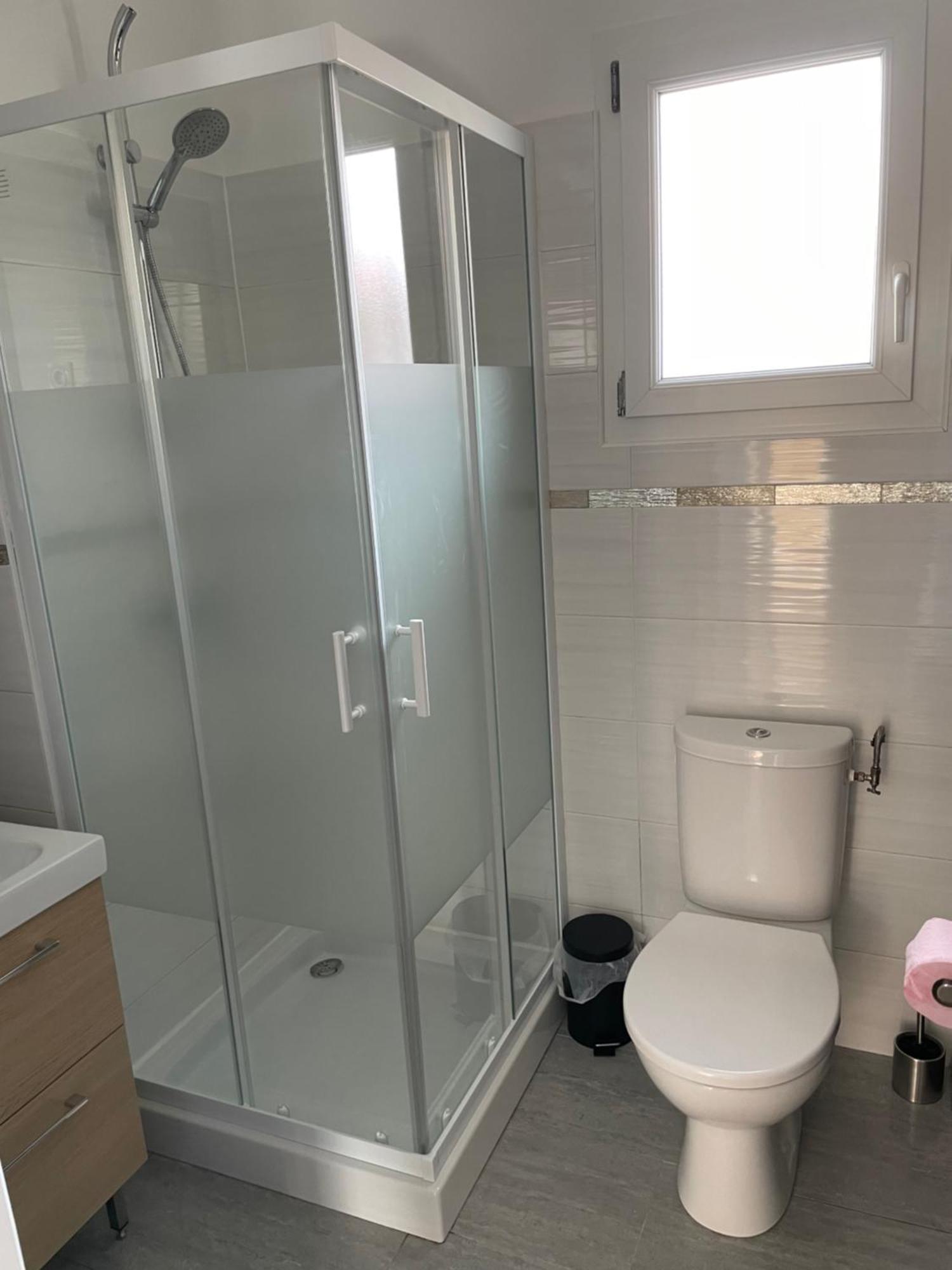 Appartement T2 Avec Terrasse Et Cour Cavaillon Buitenkant foto